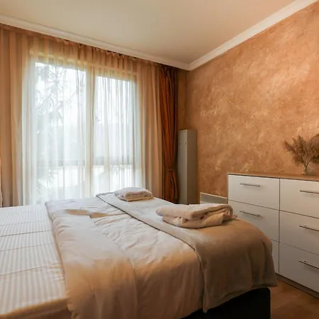 Wood & Aparthotel Bansko