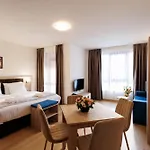 Wood & Apartmanhotel 4*