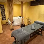 Wood & Apartmanhotel 4*