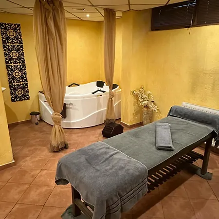 Wood & Hotel apartamentowy 4*