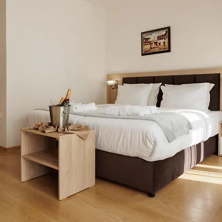 Hotel apartamentowy Wood & 4*