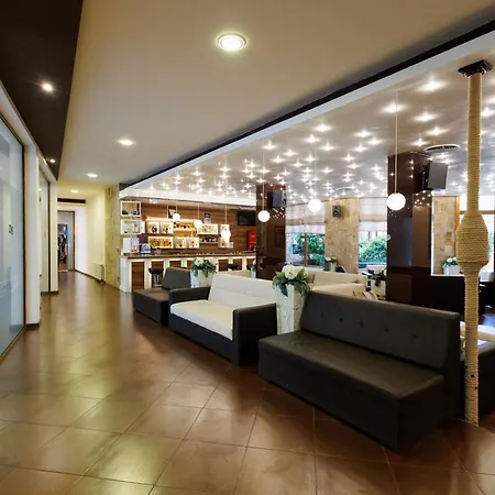 Wood & Ξενοδοχείο με διαμερίσματα 4*