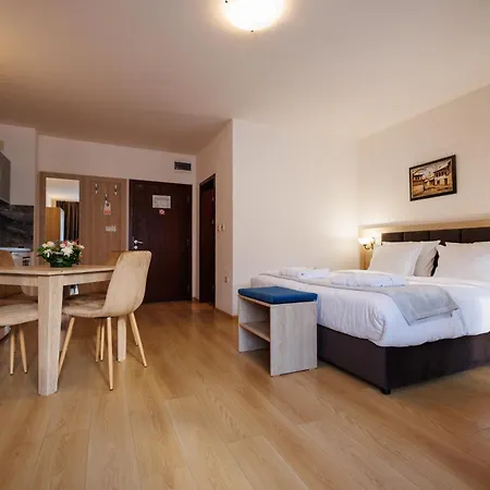 Wood & 4* Bansko