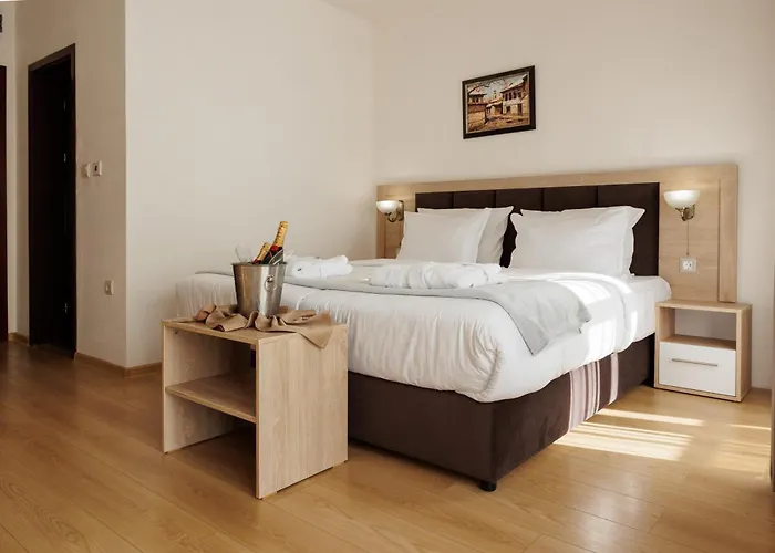 Aparthotel Wood & 4*