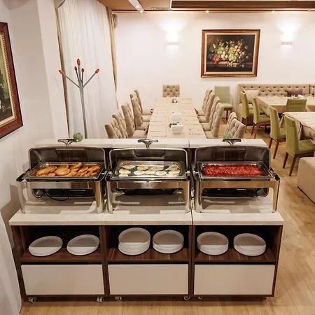 Wood & מלון דירות